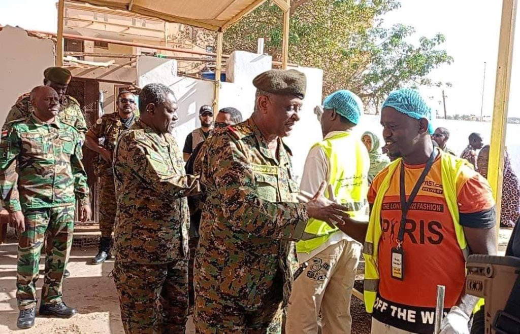 المسار نيوز عضو مجلس السيادة مساعد القائد العام للقوات المسلحة الفريق أول ركن ياسر العطا يتفقد عدد من التكايا النموذجية بمحلية كرري