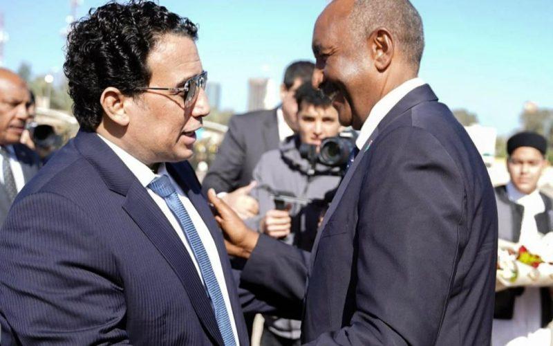 المنفي لدى لقائه البرهان.. لاجئو السودان في ليبيا سيعاملون معاملة الليبيين 1 المسار نيوز المنفي لدى لقائه البرهان.. لاجئو السودان في ليبيا سيعاملون معاملة الليبيين