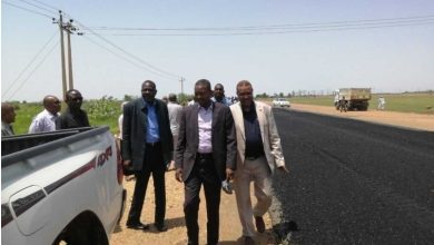 وزير التنمية العمرانية يتفقد أعمال صيانة طريق بورتسودان – عطبرة 3 المسار نيوز وزير التنمية العمرانية يتفقد أعمال صيانة طريق بورتسودان – عطبرة
