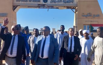 والي الشمالية ووزير التجارة يتفقدان معبري اشكيت وارقين الحدوديين 1 المسار نيوز والي الشمالية ووزير التجارة يتفقدان معبري اشكيت وارقين الحدوديين