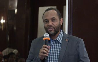 وزير الصحة يؤكد إستمرار التنسيق مع مركزالملك سلمان لتوفير الأدويةوالمستلزمات الطبية 3 المسار نيوز وزير الصحة يؤكد إستمرار التنسيق مع مركزالملك سلمان لتوفير الأدويةوالمستلزمات الطبية
