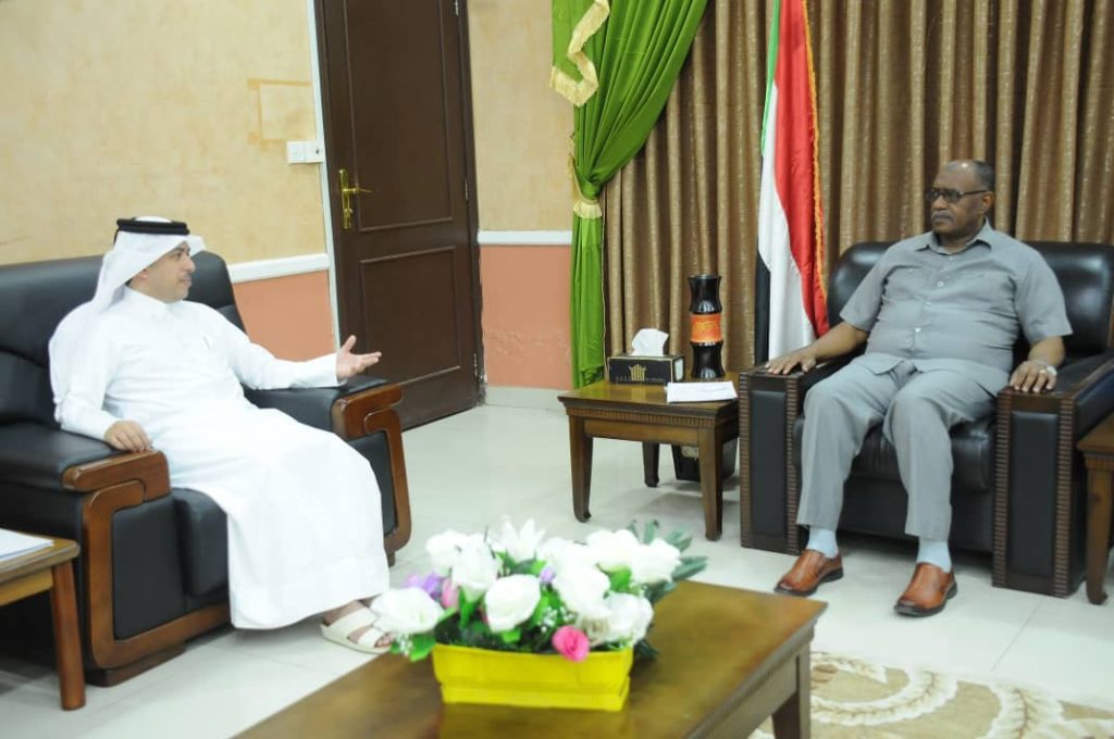 السفير القطري يبحث مع والي البحر الأحمر تخفيف أعباء المعيشة على المواطنين والنازحين في شهر رمضان 1 المسار نيوز السفير القطري يبحث مع والي البحر الأحمر تخفيف أعباء المعيشة على المواطنين والنازحين في شهر رمضان